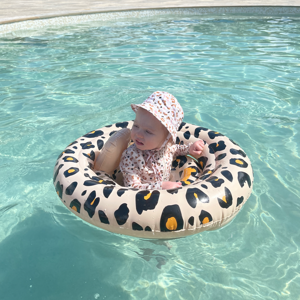 Swim Essentials - Baby Float Beige Panter 0-1 jaar, Zwem accessoires, Swim Essentials, Keekabuu